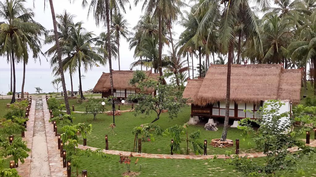 Ary'S Lagoon Bungalow & Hotel Karimunjawa Buitenkant foto