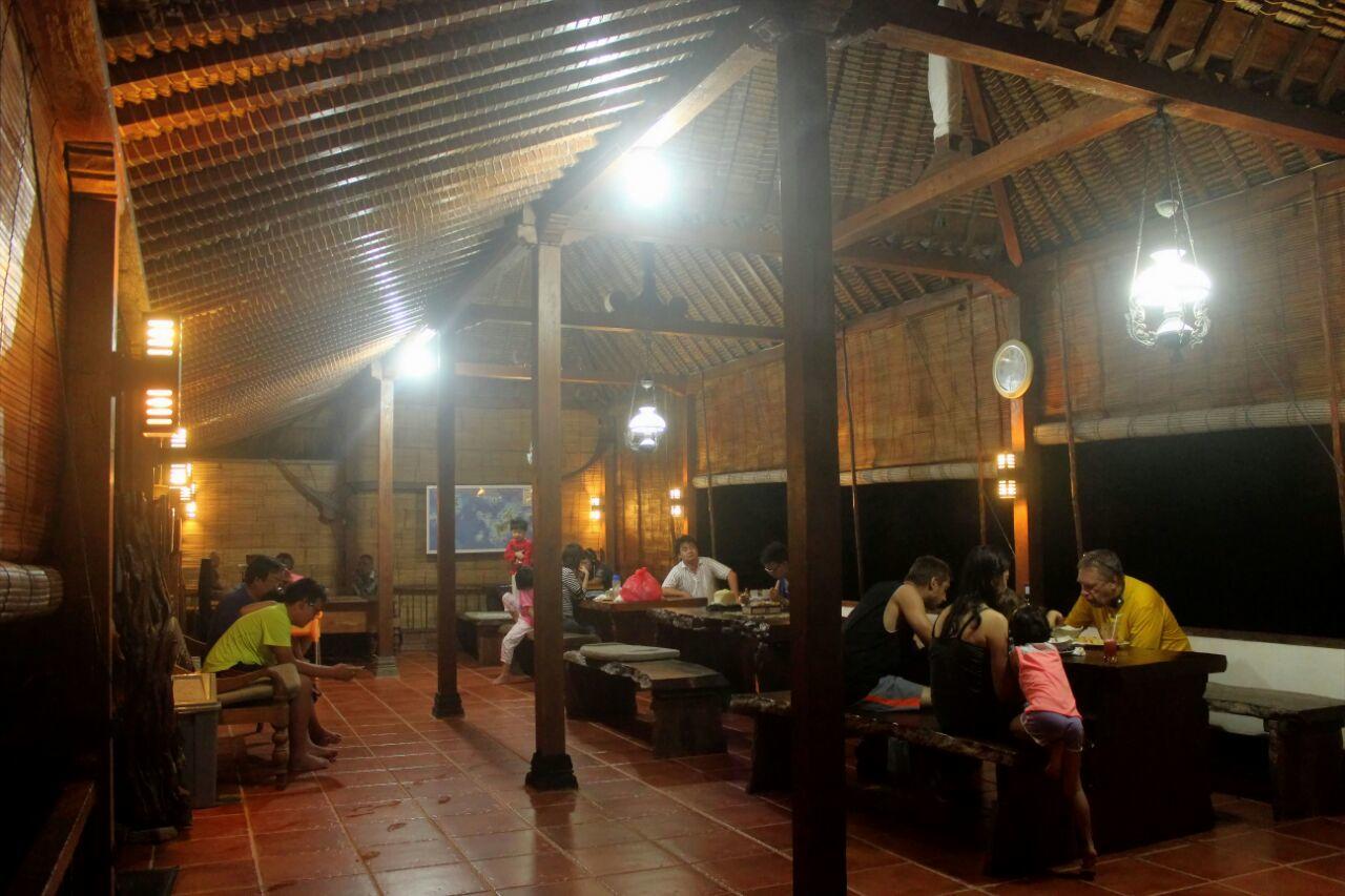 Ary'S Lagoon Bungalow & Hotel Karimunjawa Buitenkant foto
