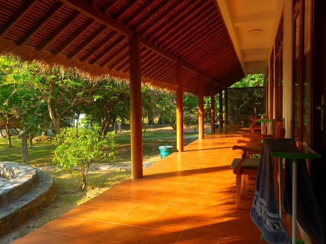 Ary'S Lagoon Bungalow & Hotel Karimunjawa Buitenkant foto
