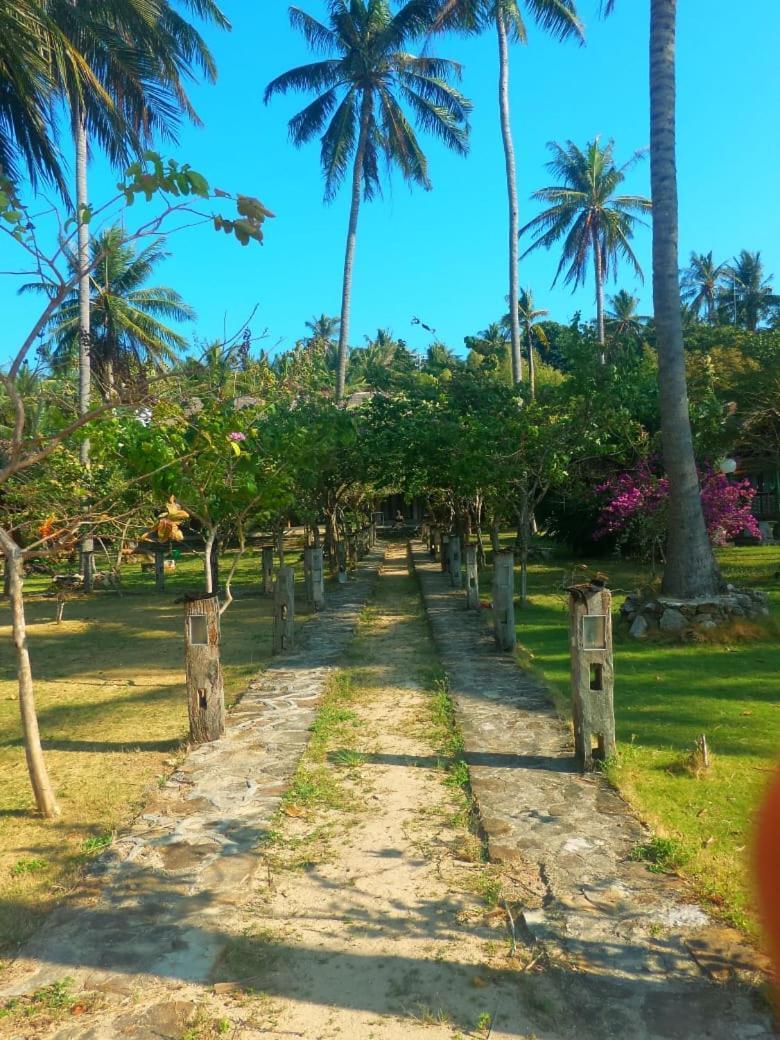 Ary'S Lagoon Bungalow & Hotel Karimunjawa Buitenkant foto