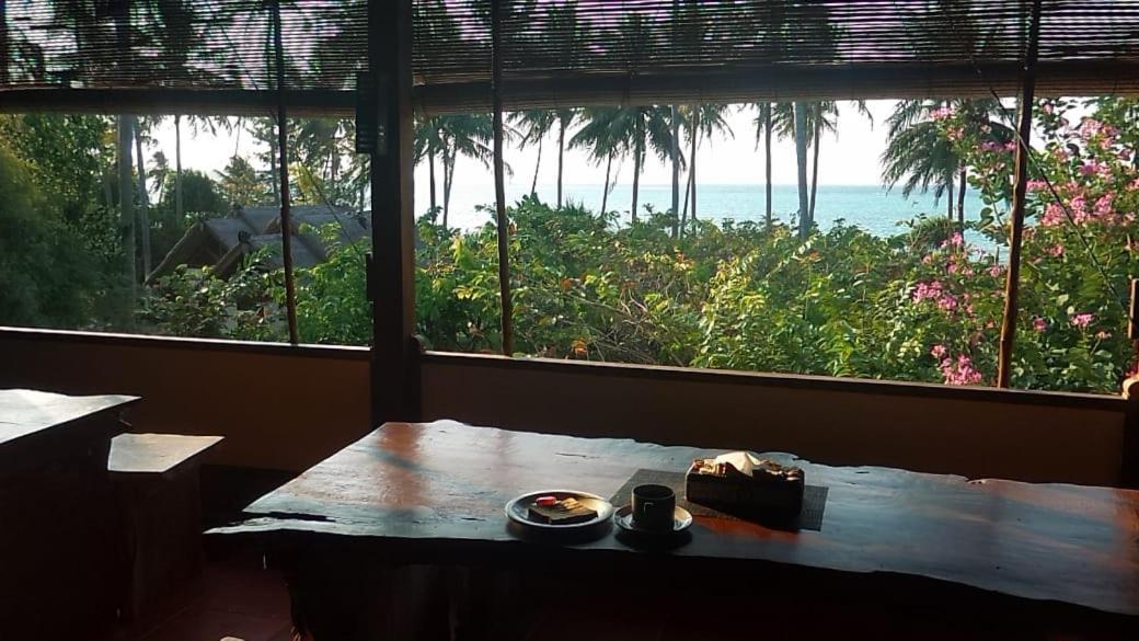 Ary'S Lagoon Bungalow & Hotel Karimunjawa Buitenkant foto